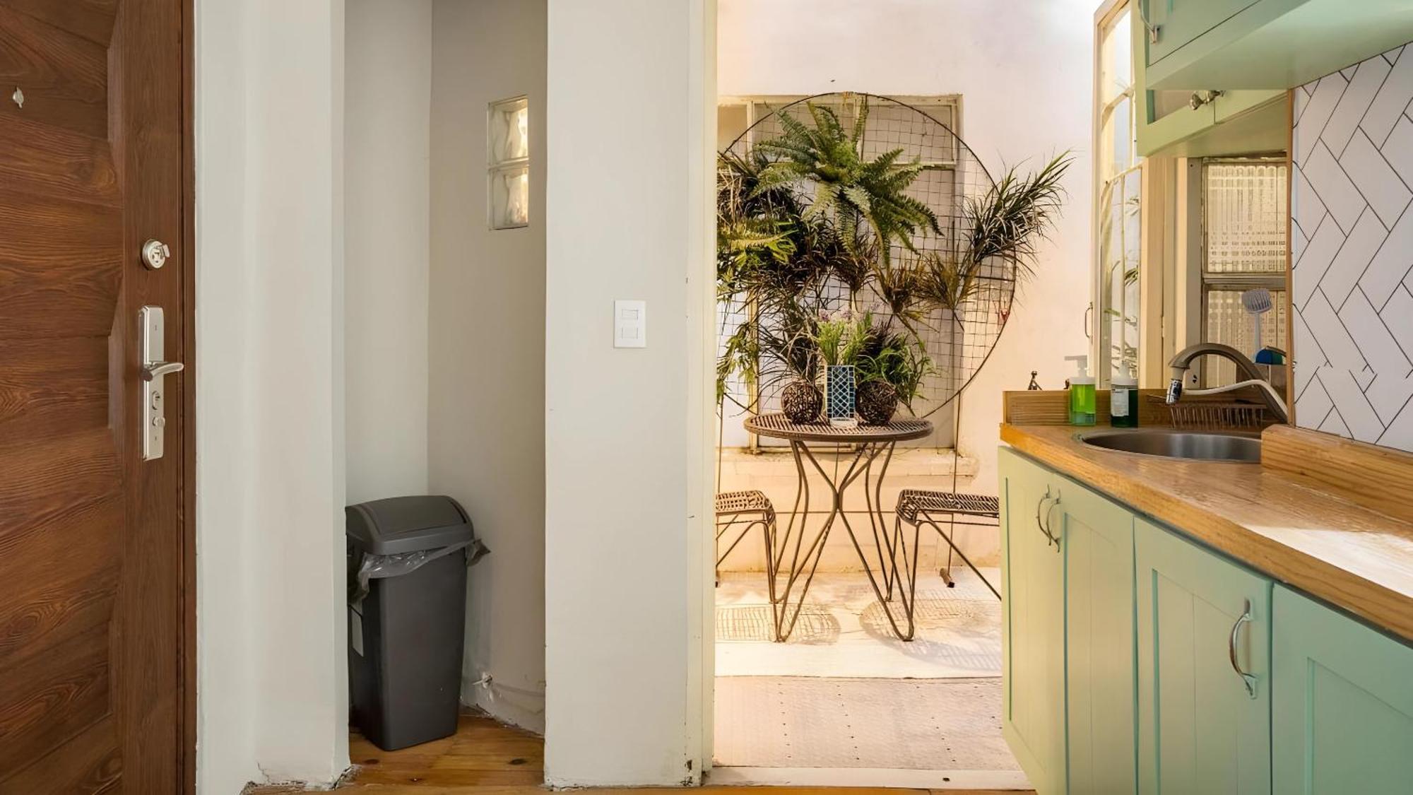 Cozy Condesa Studio W Private Patio On Amsterdam! Mexiko-Stadt